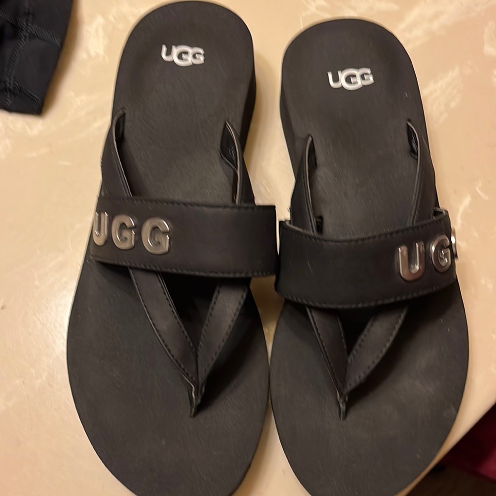 UGG sandals size 7